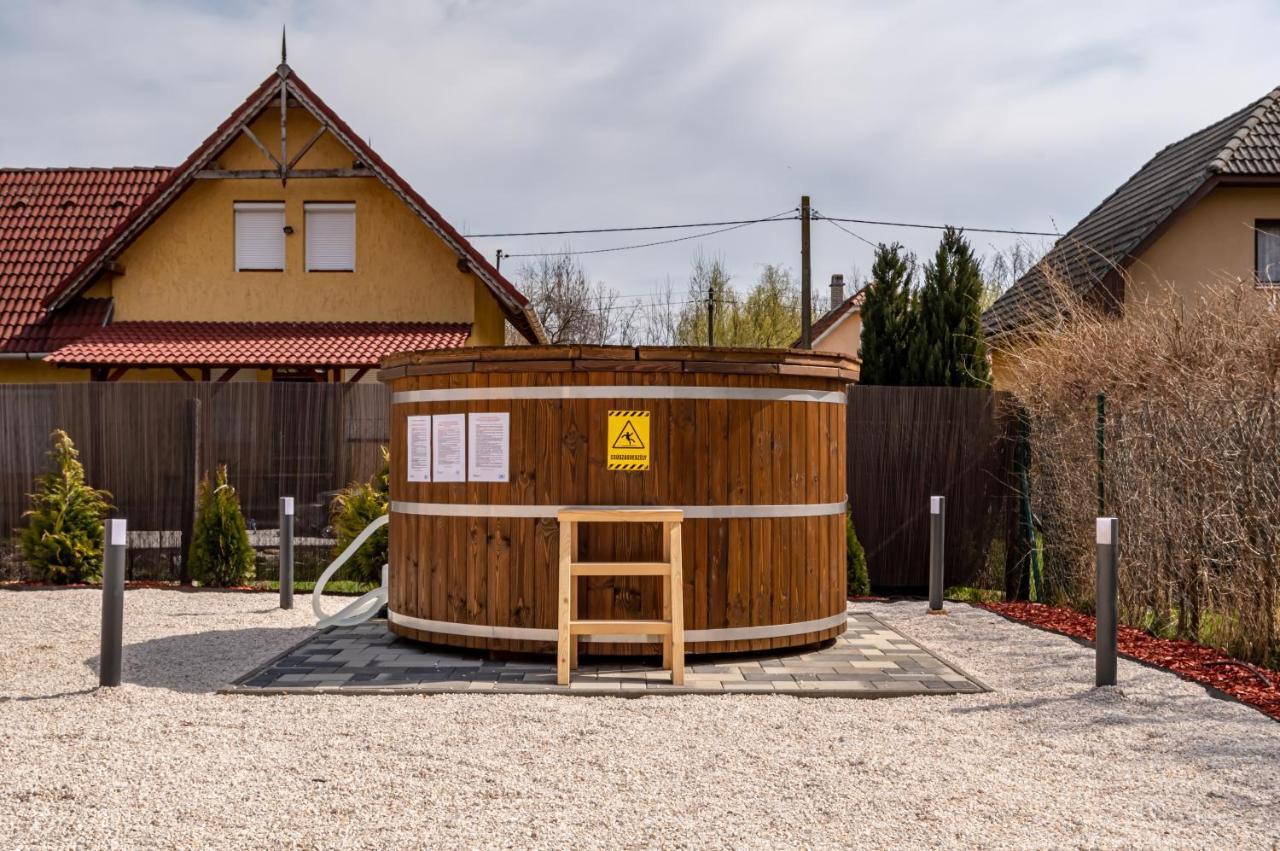 H&H Apartments Poroszló Εξωτερικό φωτογραφία